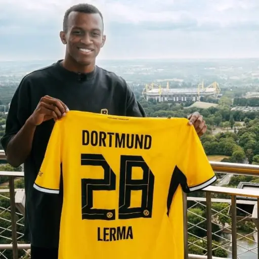 Borussia Dortmund asigna dorsal a Justin Lerma tras iniciar los exámenes médicos de pretemporada