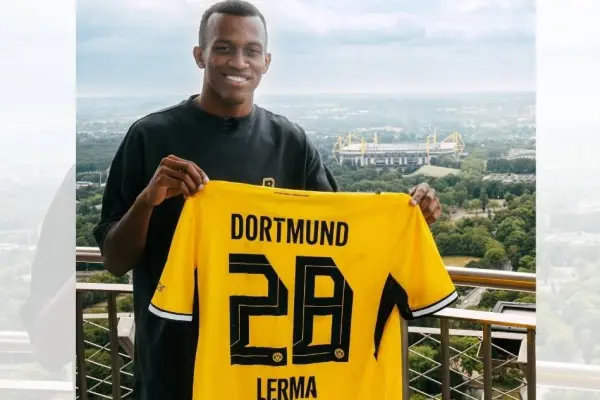 Justin Lerma recibe dorsal en Borussia Dortmund tras exámenes