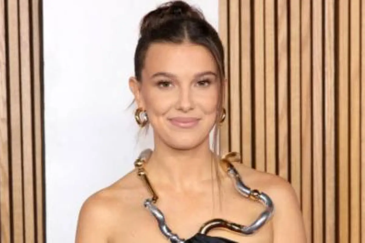 Millie Bobby Brown regresa como Enola Holmes en la tercera película de la saga., Web 