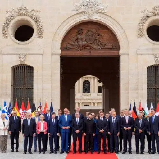 Líderes europeos acuerdan reforzar la cooperación en defensa con Ucrania durante cumbre en París