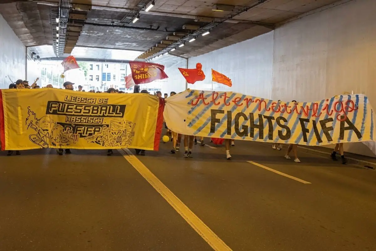 Imágenes de las protestas, en contra de la FIFA, se viralizaron a través de redes sociales., Foto: Redes Sociales