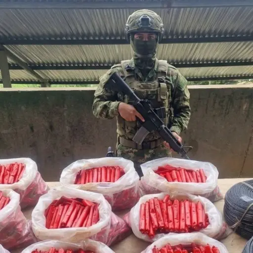 Decomisan más de mil explosivos en una operación contra minería ilegal en Paquisha