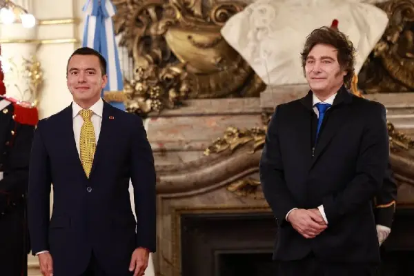 Daniel Noboa (izq) y su homólogo, el argentino Javier Mieli se han reunido en varias ocasiones previas. ,Foto: Agencias