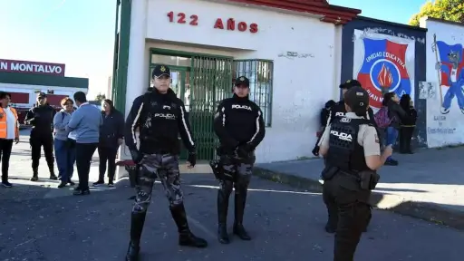 La UNE denuncia incremento de extorsiones y amenazas de muerte contra maestros en Ecuador