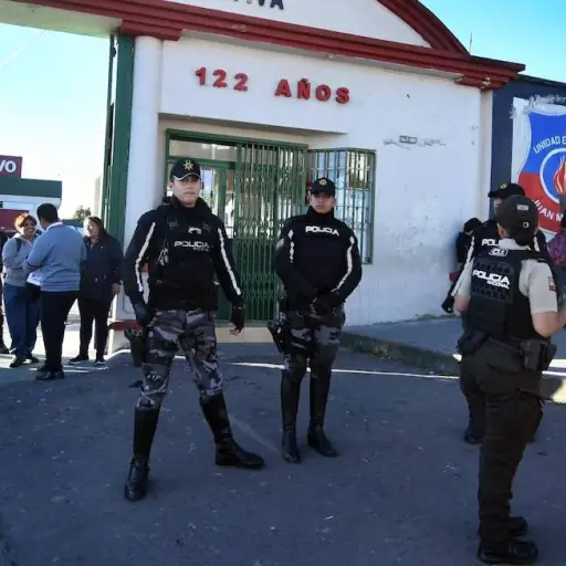 La UNE denuncia incremento de extorsiones y amenazas de muerte contra maestros en Ecuador