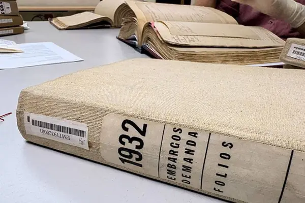 La hipoteca de una isla y otros registros que sorprenden en el archivo histórico de Guayaquil