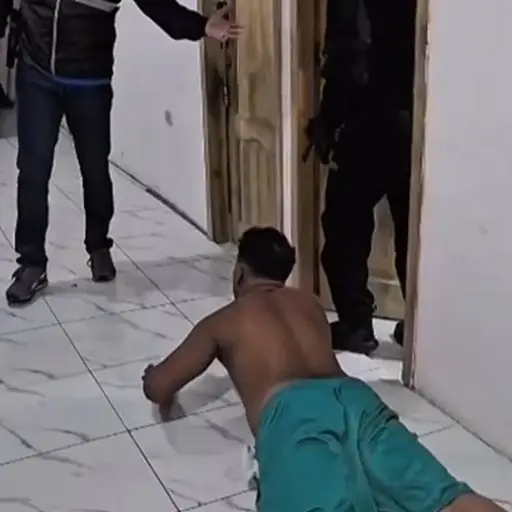 Recuperan vehículo robado y detienen a un hombre por presunto tráfico de drogas en operativo en Montecristi 
