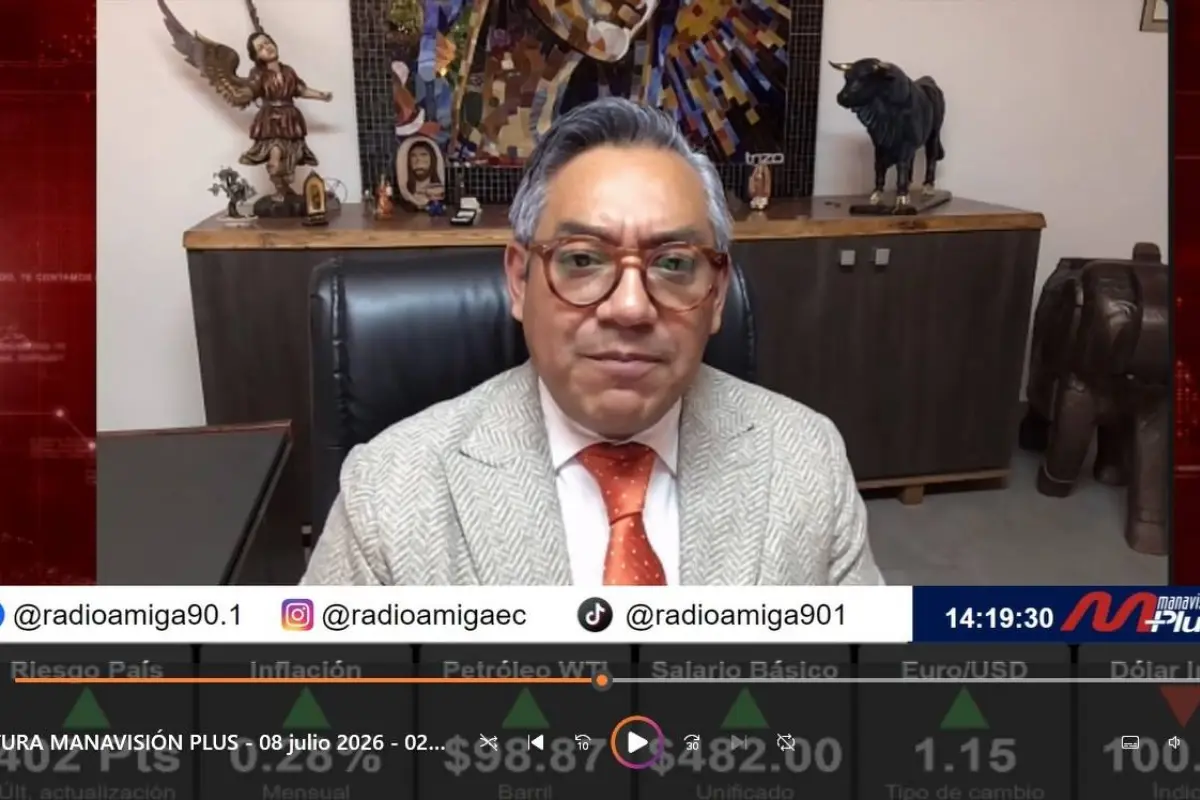 El penalista Paúl Ocaña durante una entrevista en Manavisión Plus, Manavisión Plus