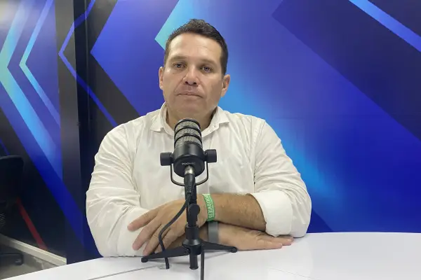 Leonel Muñoz, precandidato a la Alcaldía de Portoviejo por ADN, expuso sus propuestas y analizó diversos temas de interés para el cantón durante una entrevista en Manavisión Plus. ,El Diario.