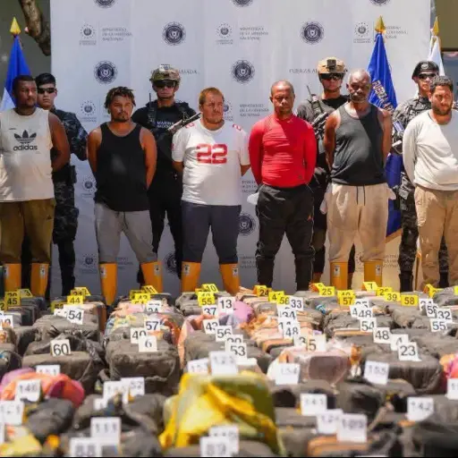 Dos manabitas fueron detenidos en El Salvador tras el decomiso de 6,6 toneladas de cocaína