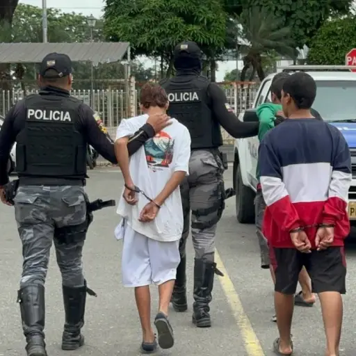 Cuatro detenidos por robar un taxi que presuntamente iba a ser utilizado para cometer un crimen en Puebloviejo