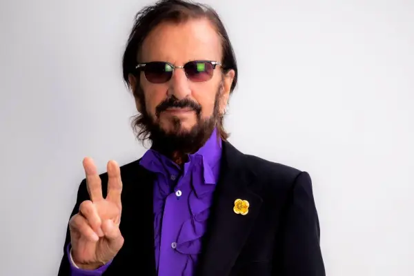 El cantante británico Ringo Starr es una leyenda de la música. 