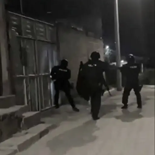 Desmantelan red de tráfico de migrantes en Ecuador y arrestan a funcionarios implicados en la operación clandestina