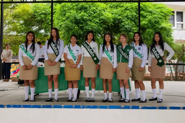 Las alumnas que son candidatas a reina. ,Cortesía.