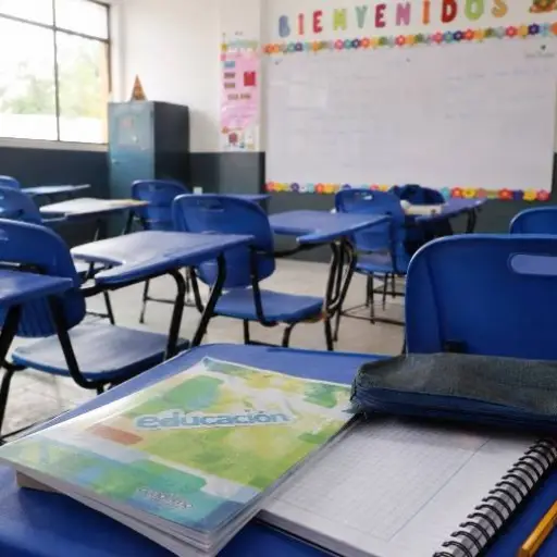 El Ministerio de Educación responde a Pabel Muñoz y revela cuántos cupos hay realmente en Quito