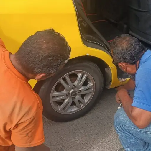 Daños en suspensión y estructura elevan los costos de mantenimiento vehicular en Manta  