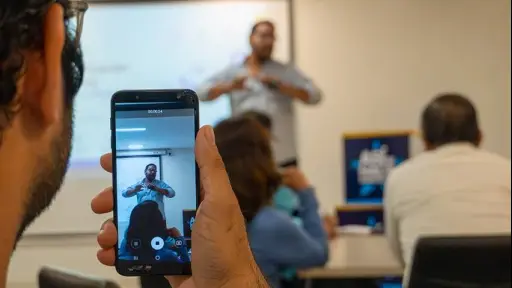 ÉPICO inició IA 360 junto a ACNUR con talleres de inteligencia artificial para productividad, ventas y marketing
