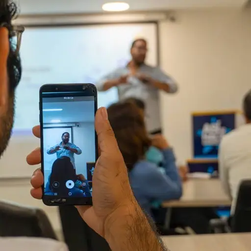 ÉPICO inició IA 360 junto a ACNUR con talleres de inteligencia artificial para productividad, ventas y marketing
