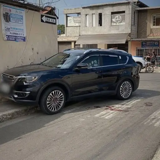Policía investiga asesinato de un hombre atacado dentro de un vehículo en Machala