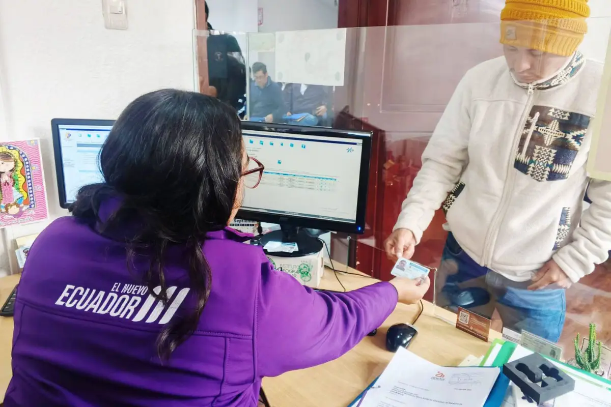 Trámite de licencias de conducir en Ecuador