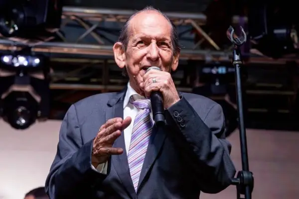 La voz de Perucho Navarro se seguirá escuchando en su clásico 'El año viejo'. 