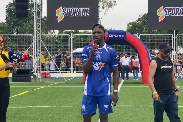 Santo Domingo vivió una multitudinaria jornada solidaria con Moisés Caicedo y el torneo “Saca tus 7”