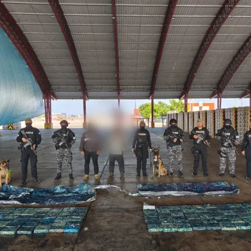 Policía decomisa 120 paquetes con sustancia sujeta a fiscalización en puerto de Machala