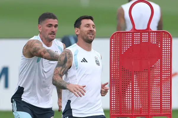 Rodrigo De Paul y Lionel Messi en el entrenamiento
