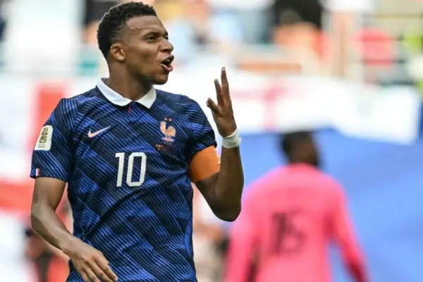 Kylian Mbappé supera a Messi y se convierte en máximo goleador histórico de los Mundiales.