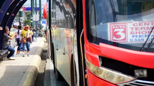 Transportistas urbanos dan plazo hasta el 1 de agosto para concretar el alza del pasaje