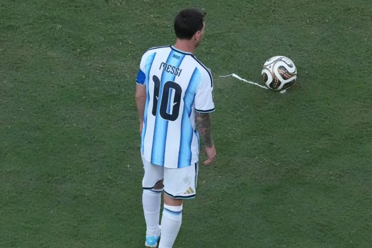 Récord de Lionel Messi: jugó su tercera final mundialista y fue titular en todas.