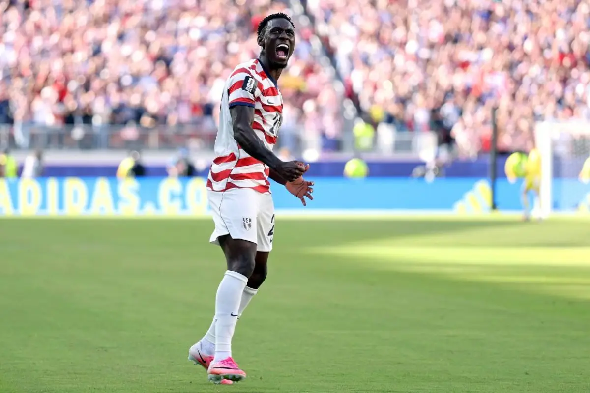 Folarin Balogun, de Estados Unidos, celebra el primer gol de su equipo durante el partido de dieciseisavos de final de la Copa Mundial de la FIFA 2026 entre Estados Unidos y Bosnia y Herzegovina., JAMIE SQUIRE / GETTY IMAGES NORTH AMERICA / GETTY IMAGES VIA AFP