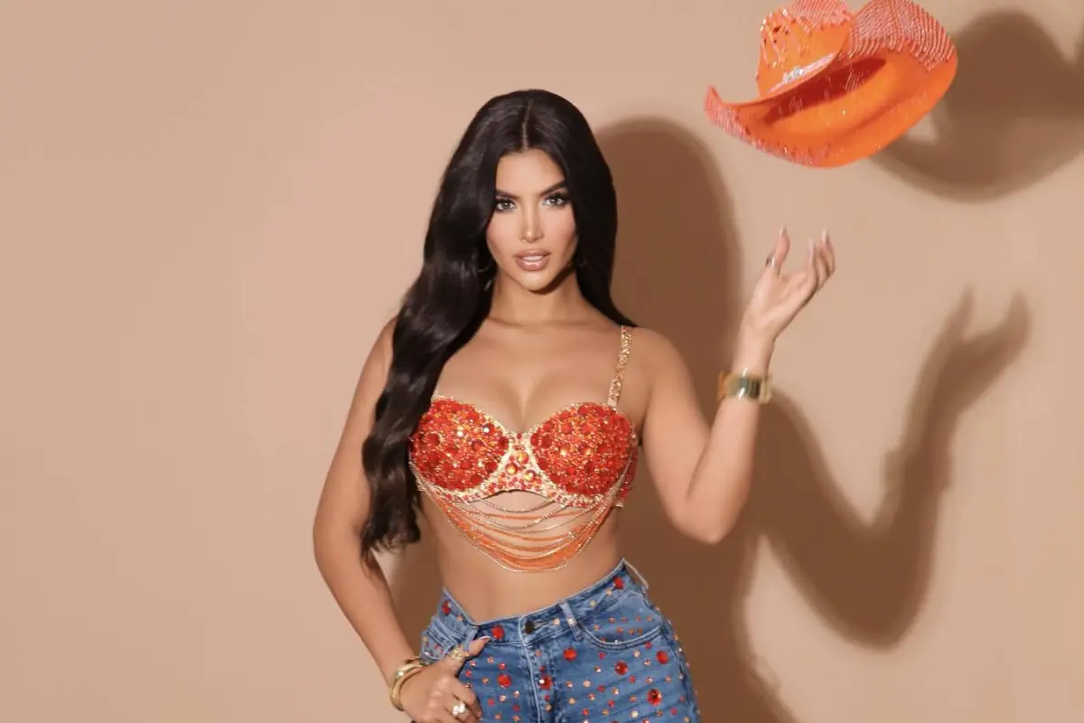 La cantante ecuatoriana Dayanara Peralta.