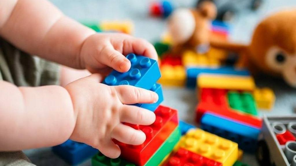 Niño declarado muerto en Arizona es hallado con vida en la morgue: padres bajo investigación
