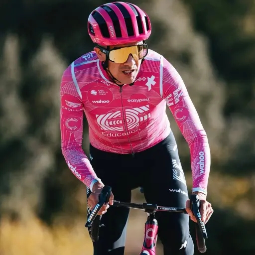 Richard Carapaz sube siete posiciones en el Tour de Francia tras finalizar tercero en la alta montaña
