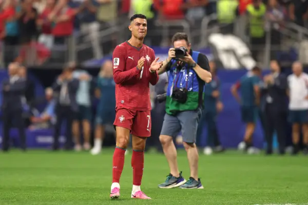 Cristiano llorando en medio de la cancha de Dallas tras despedirse de los Mundiales sin ganar uno. ,LARS BARON / GETTY IMAGES NORTH AMERICA / GETTY IMAGES VIA AFP