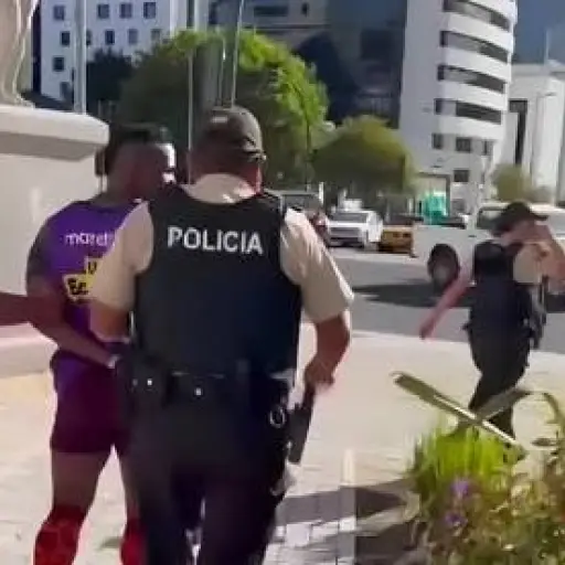 Sorpresa en la LigaPro: un jugador fue esposado minutos antes de salir a la cancha