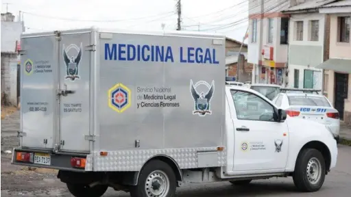 Menores de 7, 9 y 13 años pierden a su madre tras impacto de bala perdida en suburbio de Guayaquil