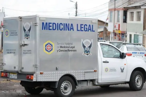 Agentes de la Policía llegaron al lugar de los hechos para levantar el cuerpo de la madre de familia. ,Foto: Gráfica referencial