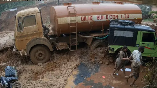 Dos fallecidos y varios desaparecidos por deslizamiento de tierra en el proyecto de túnel de Wayanad, India
