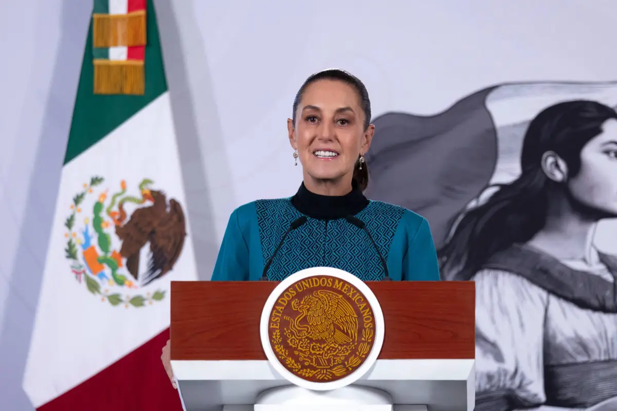  Esta fotografía, difundida por la Presidencia mexicana, muestra a la presidenta Claudia Sheinbaum hablando durante su conferencia diaria en el Palacio Nacional de la Ciudad de México el 7 de julio de 2026., HANDOUT / MEXICAN PRESIDENCY / AFP