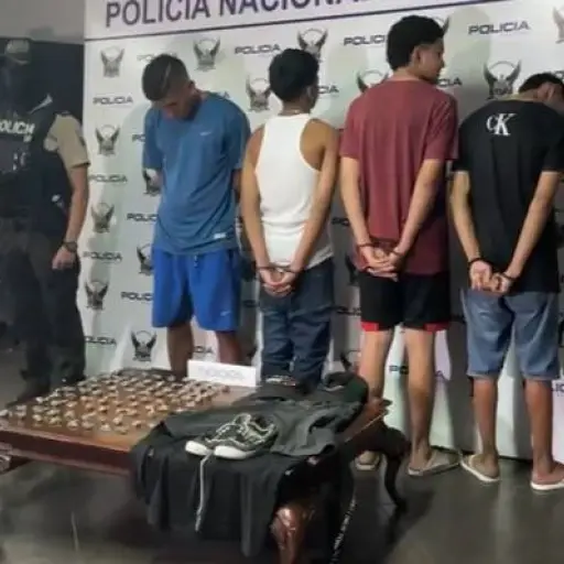 Policía aprehende a un adulto y tres menores por presunto atentado con explosivos en Guayaquil