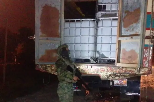 La Concordia Ejército localizó un camión con 2.500 galones de combustible presuntamente robado