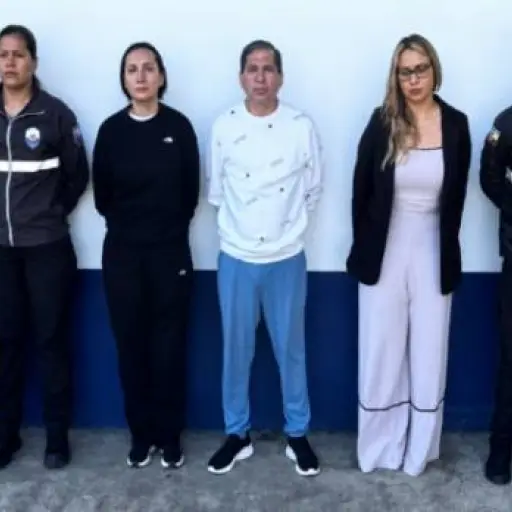 Liberan a mujer detenida junto al alcalde de Machala, Darío Macas, mientras avanza el caso por presunta corrupción