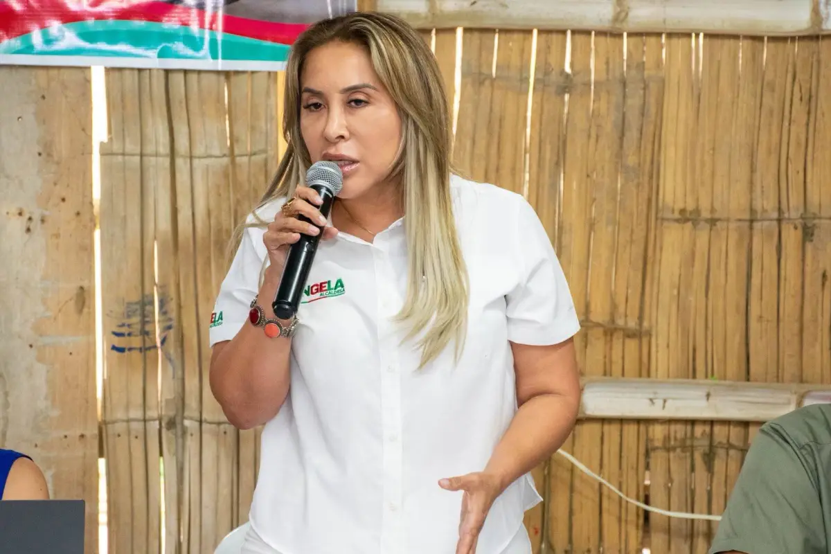 La alcaldesa de Jipijapa, Ángela Plúa, en un evento previo a su detención., Redes Sociales