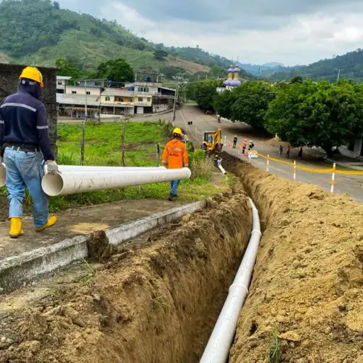 Instalan el primer kilómetro de tubería del proyecto HIDRO Esperanza en Bolívar