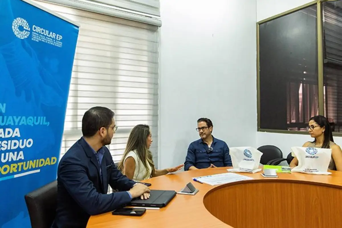 Convenio fortalecerá la gestión de neumáticos fuera de uso en Guayaquil