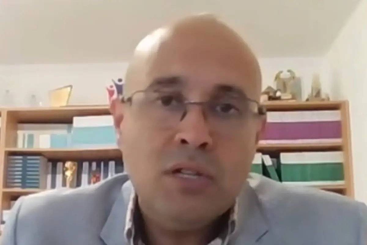El analista Pablo Dávila plantea tipificar la colusión en contratación pública como delito.