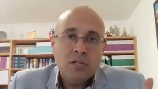 El analista Pablo Dávila plantea tipificar la colusión en contratación pública como delito