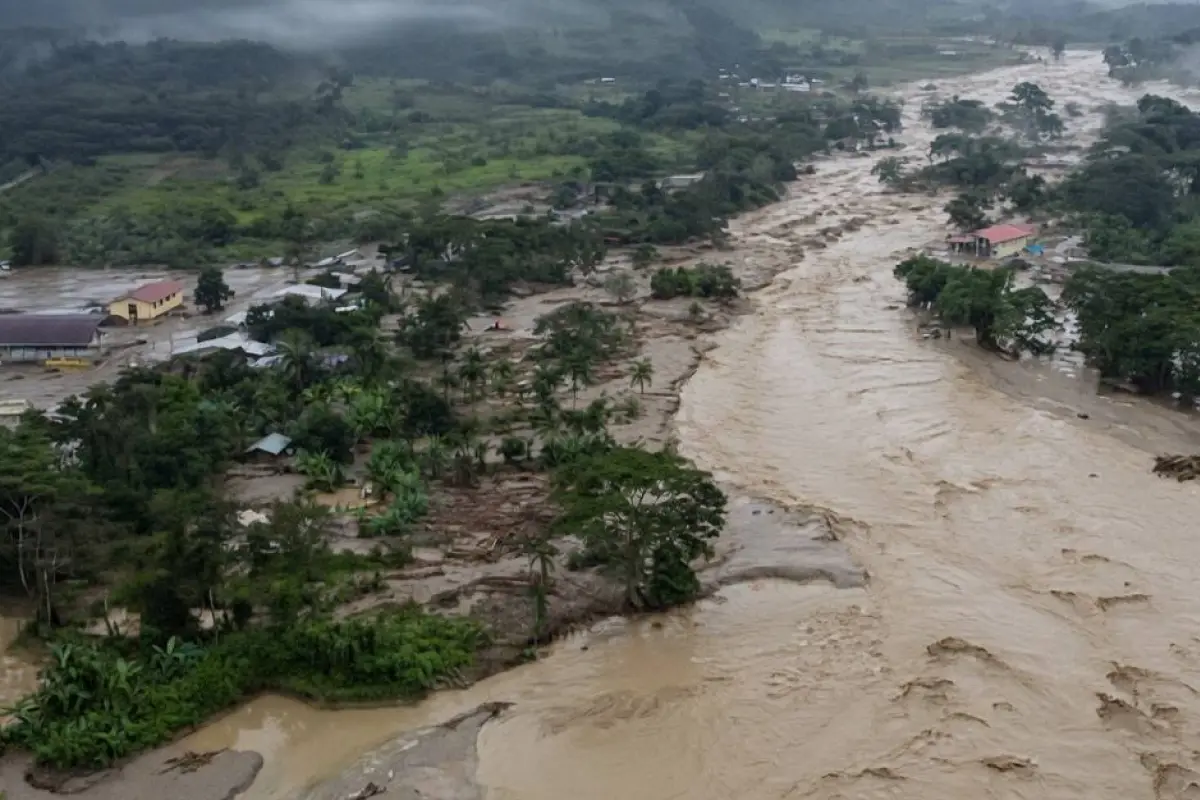 El desbordamiento del río Zamora provocó graves daños en sembríos y en comunidades en Zamora Chinchipe., Foto: Cortesía